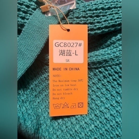 NWT - GRECERELLE Women's Solid Color Chunky Button Pullover Sweater Sz large - Picture 8 of 8